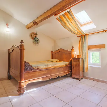 Des Mûriers En Cévennes *